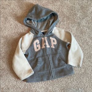 ⚡️$4 FLASH SALE⚡️ Baby Gap Sweater 18-24